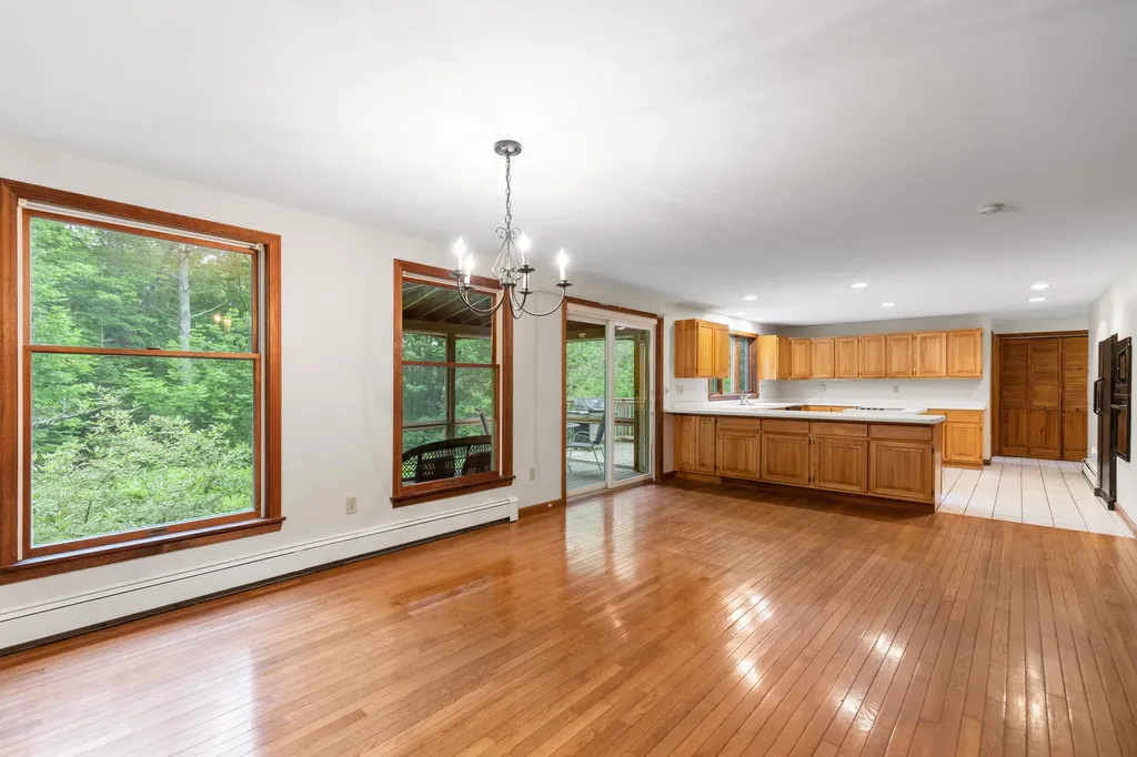 4 Howard Lane Wiscasset ME 04578