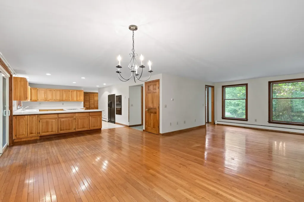 4 Howard Lane Wiscasset ME 04578