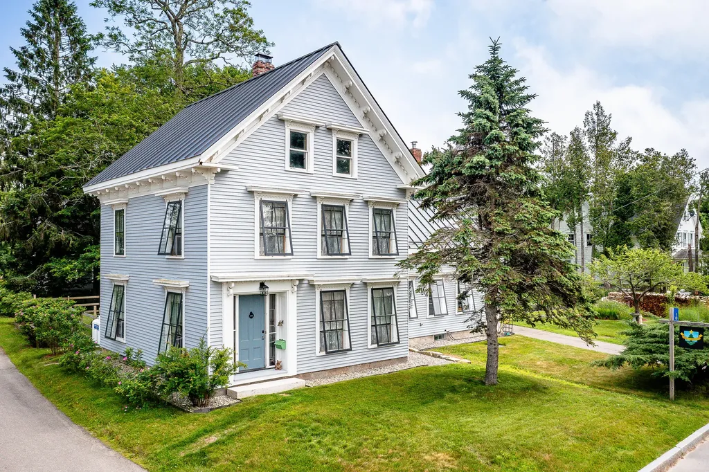 10 Harbor Road Friendship ME 04547