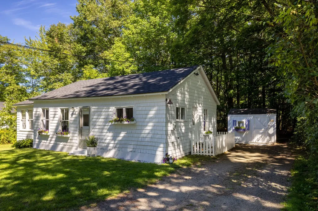17 John Street Camden ME 04843