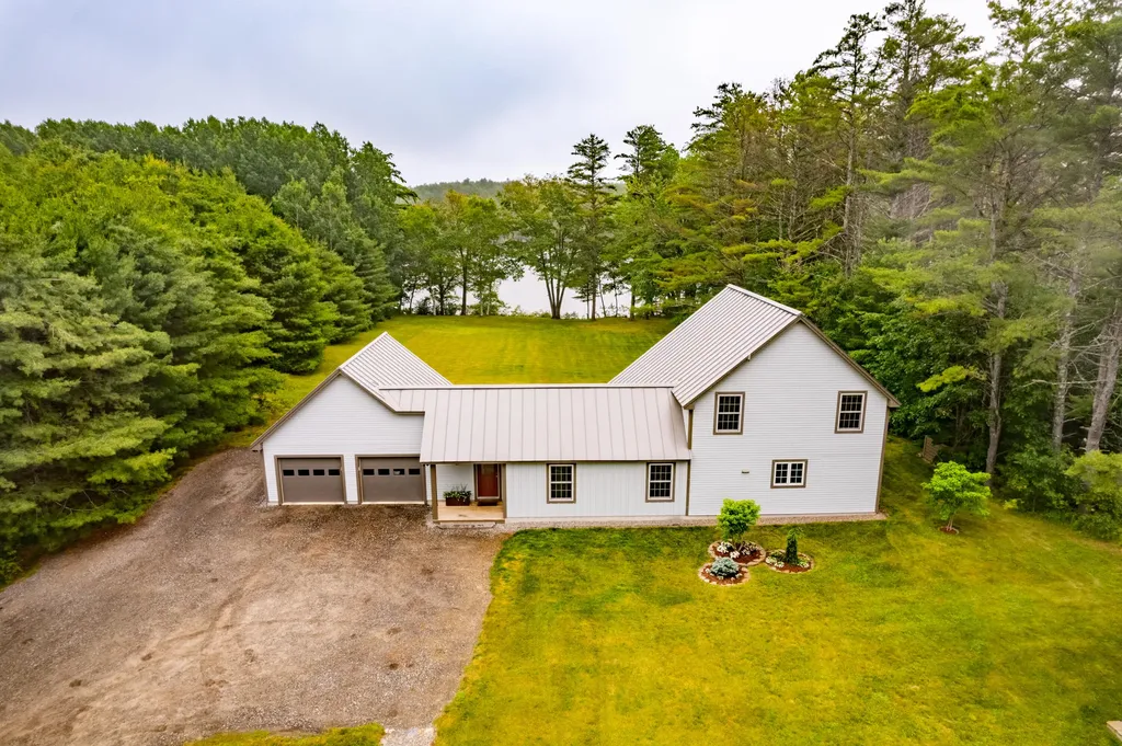 1223 River Road Bowdoinham ME 04008