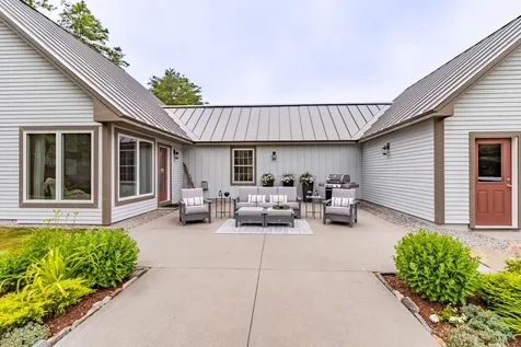 1223 River Road Bowdoinham ME 04008