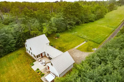 1223 River Road Bowdoinham ME 04008