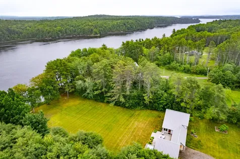 1223 River Road Bowdoinham ME 04008