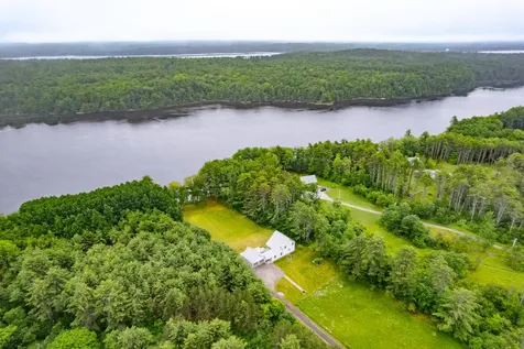 1223 River Road Bowdoinham ME 04008