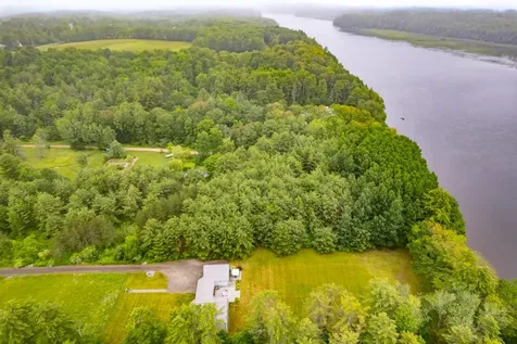 1223 River Road Bowdoinham ME 04008