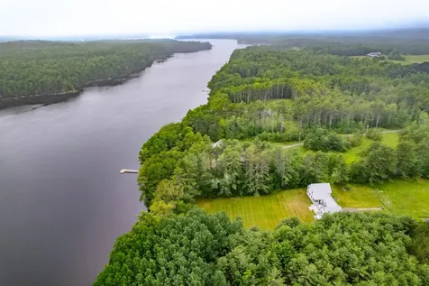 1223 River Road Bowdoinham ME 04008