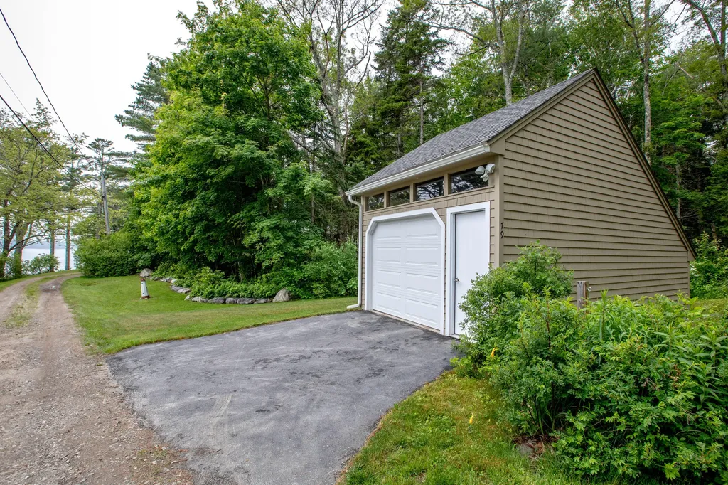 79 Minott Shore Road Brunswick ME 04011
