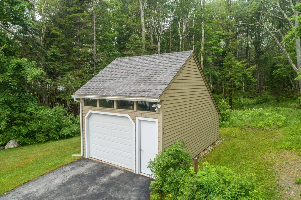 79 Minott Shore Road Brunswick ME 04011
