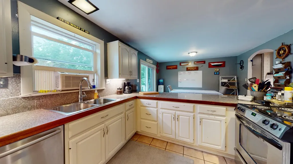 48 Augusta Road Topsham ME 04086