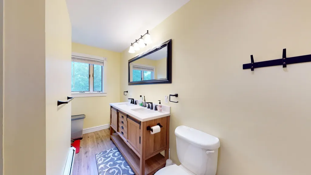 48 Augusta Road Topsham ME 04086