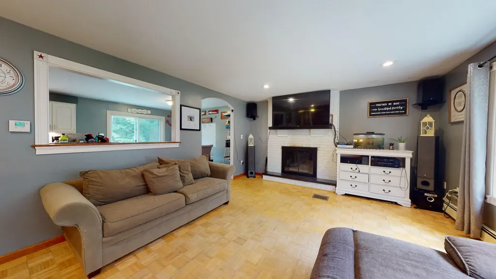 48 Augusta Road Topsham ME 04086
