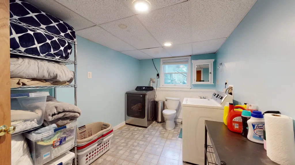 48 Augusta Road Topsham ME 04086