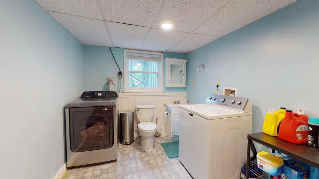 48 Augusta Road Topsham ME 04086