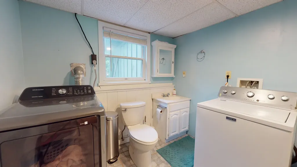 48 Augusta Road Topsham ME 04086