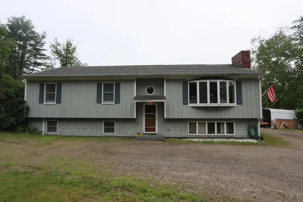 48 Augusta Road Topsham ME 04086