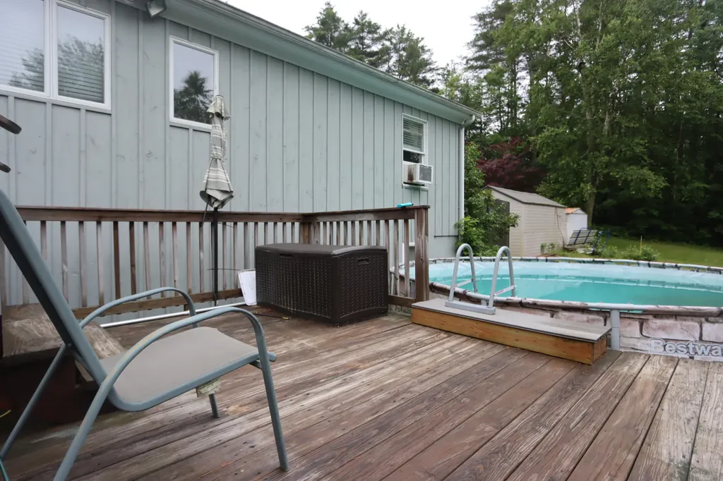 48 Augusta Road Topsham ME 04086