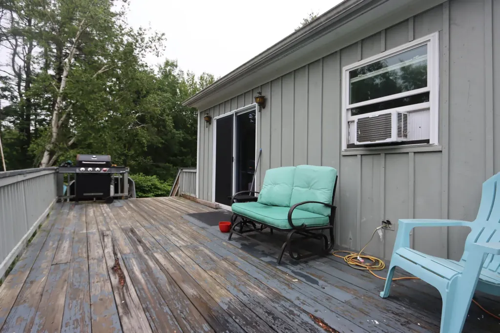 48 Augusta Road Topsham ME 04086
