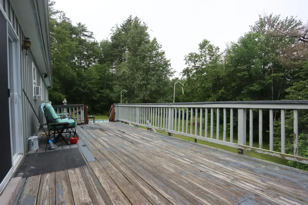48 Augusta Road Topsham ME 04086