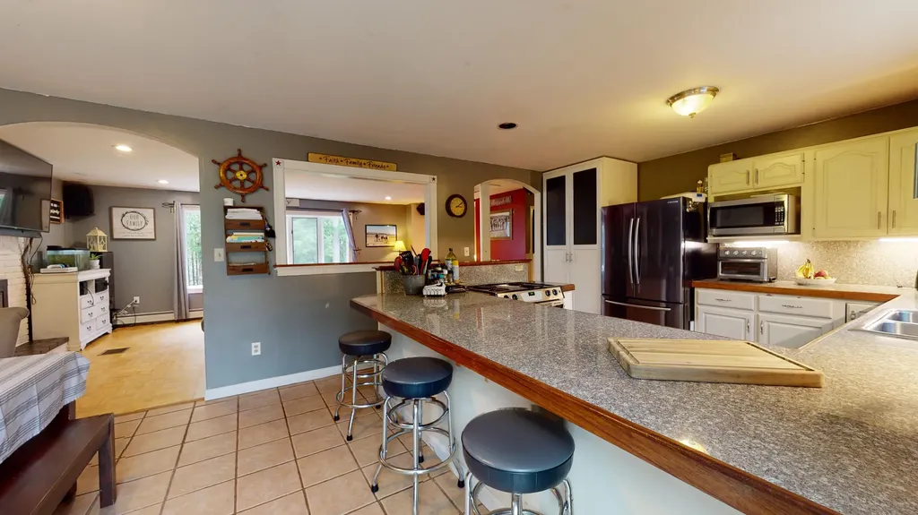 48 Augusta Road Topsham ME 04086