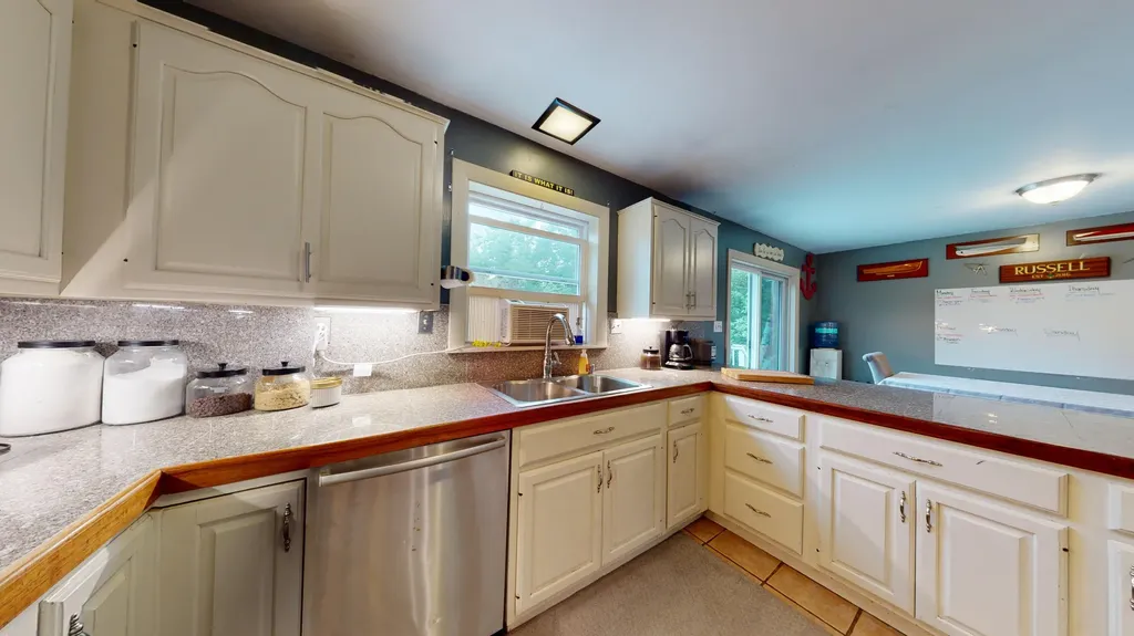 48 Augusta Road Topsham ME 04086