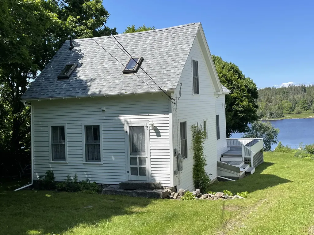 22 Washington School Road Vinalhaven ME 04863