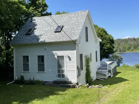 22 Washington School Road Vinalhaven ME 04863