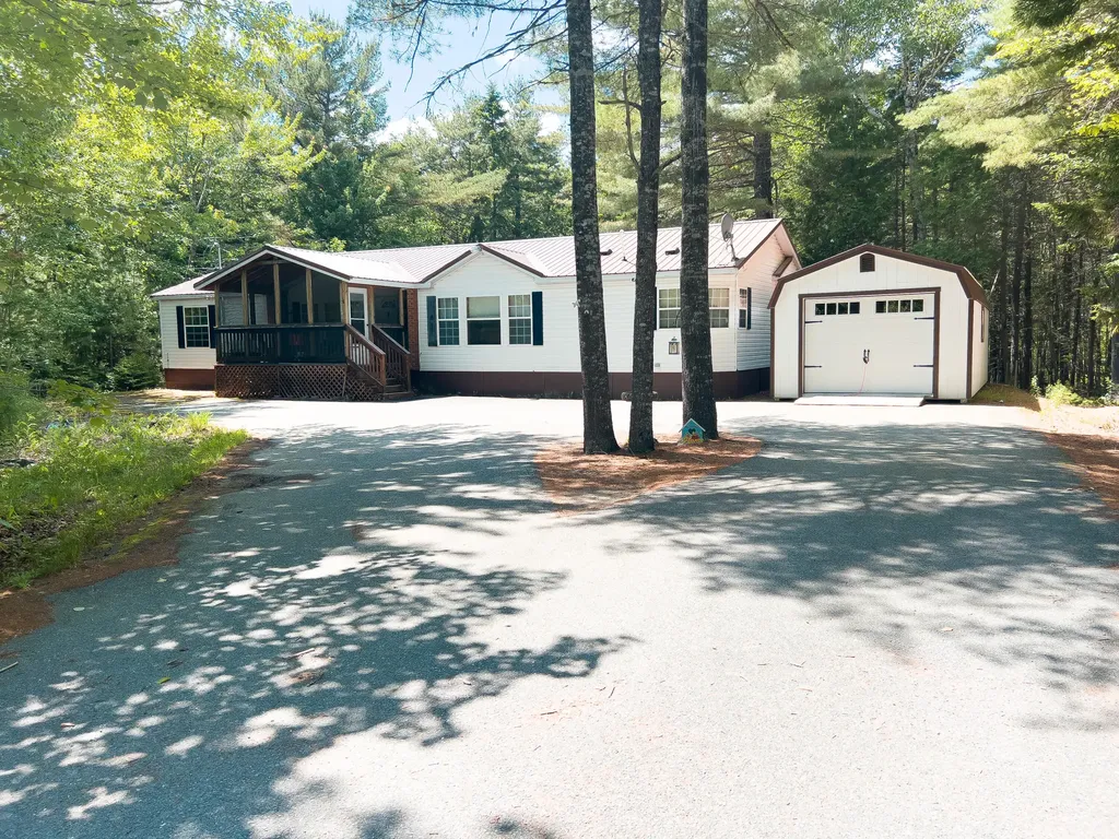 44 Ridgewood Court Hancock ME 04640