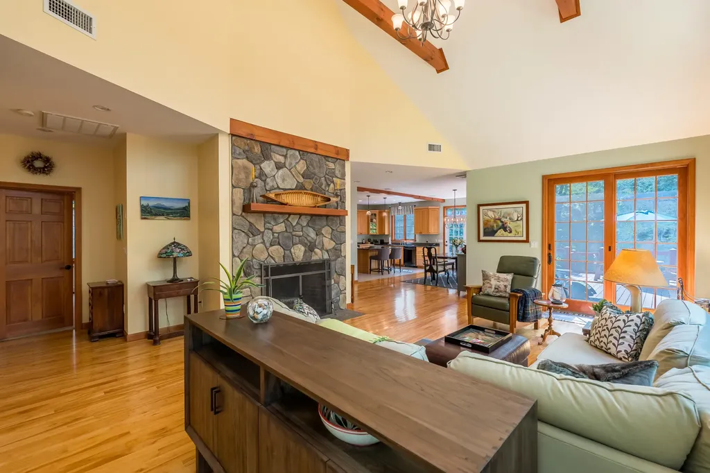 26 Hutchins Street Norway ME 04268