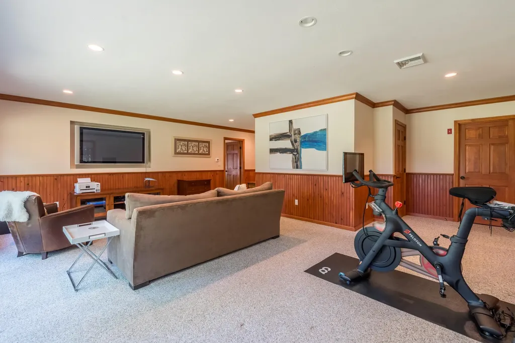 26 Hutchins Street Norway ME 04268