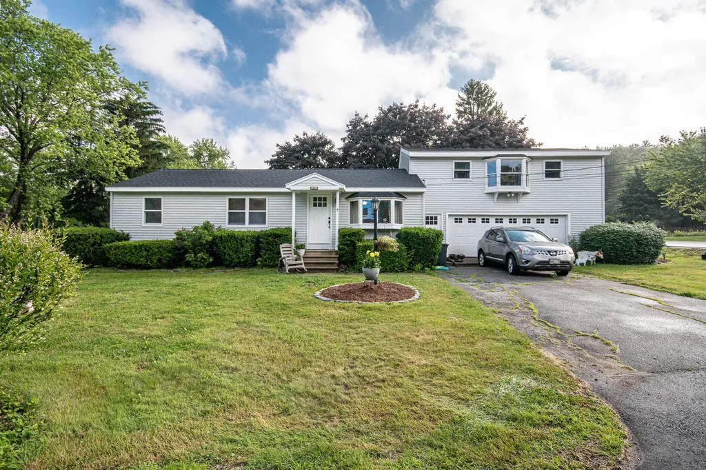 4 Leighton Lane Eliot ME 03903
