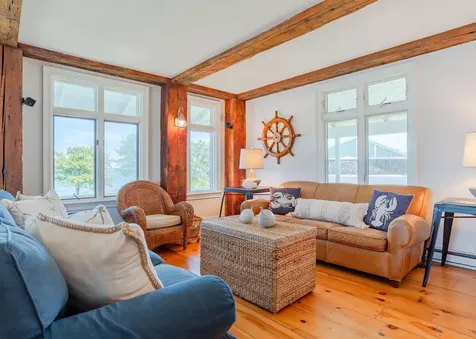690 Seashore Avenue Portland ME 04108