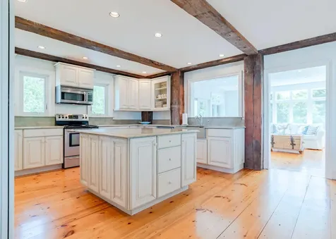 690 Seashore Avenue Portland ME 04108