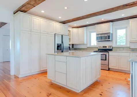 690 Seashore Avenue Portland ME 04108