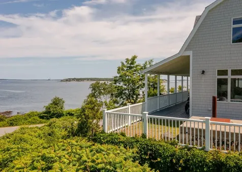 690 Seashore Avenue Portland ME 04108