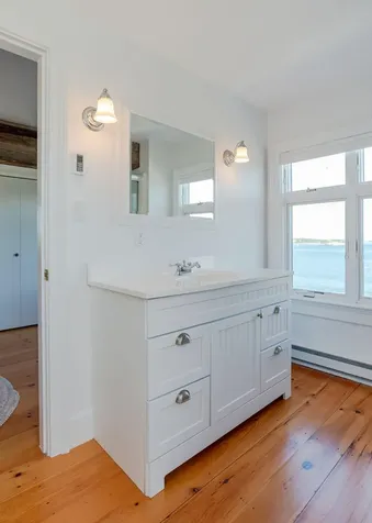 690 Seashore Avenue Portland ME 04108