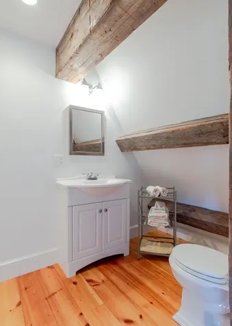 690 Seashore Avenue Portland ME 04108