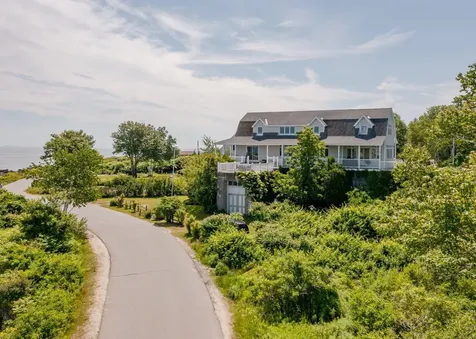 690 Seashore Avenue Portland ME 04108