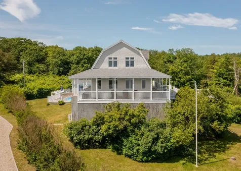 690 Seashore Avenue Portland ME 04108