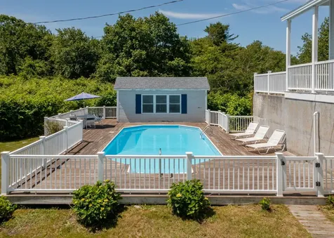 690 Seashore Avenue Portland ME 04108