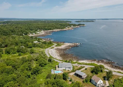 690 Seashore Avenue Portland ME 04108