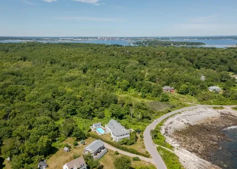 690 Seashore Avenue Portland ME 04108