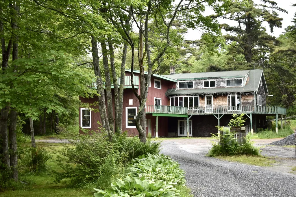 20 Ash Point Road Harpswell ME 04079