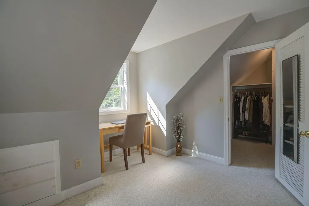 191 Valley Road Raymond ME 04071