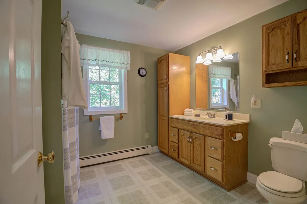 191 Valley Road Raymond ME 04071