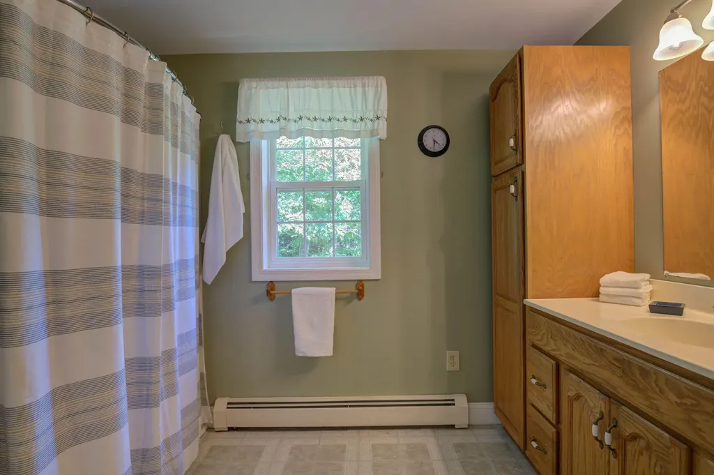 191 Valley Road Raymond ME 04071