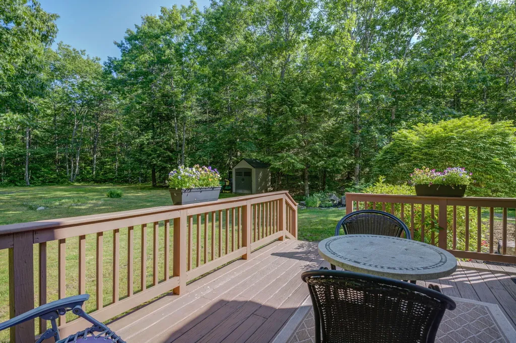 191 Valley Road Raymond ME 04071