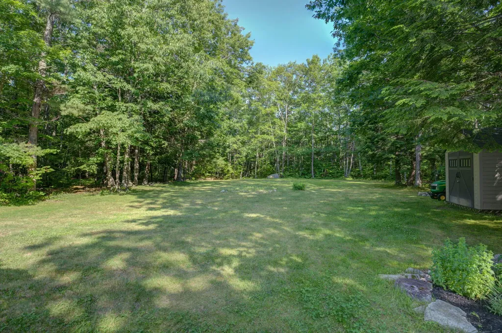 191 Valley Road Raymond ME 04071