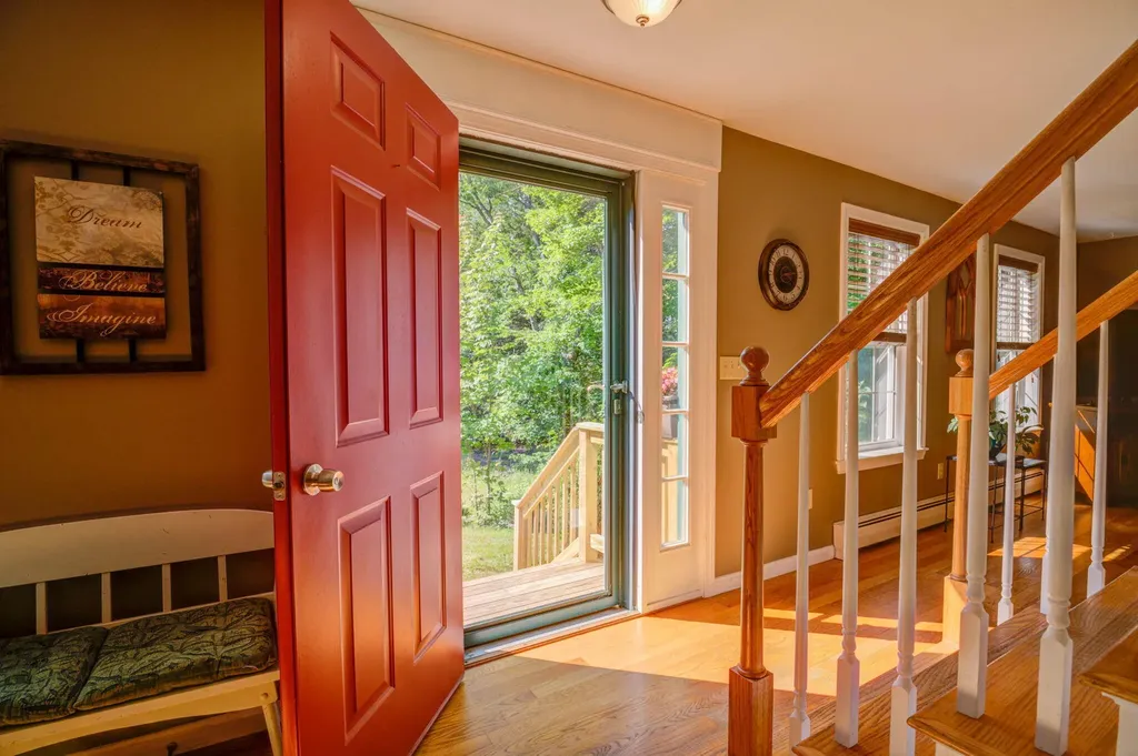 191 Valley Road Raymond ME 04071