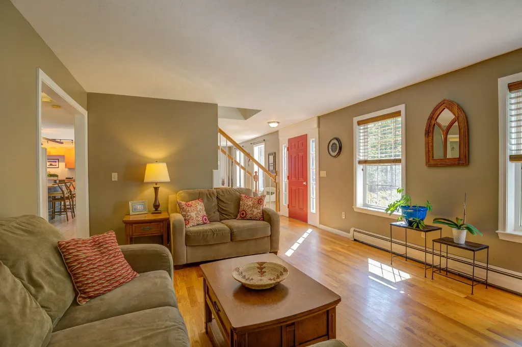 191 Valley Road Raymond ME 04071